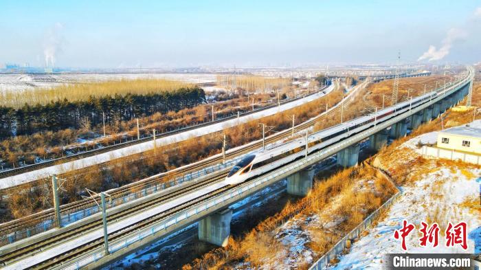 動車組列車在運行中?！」F提供