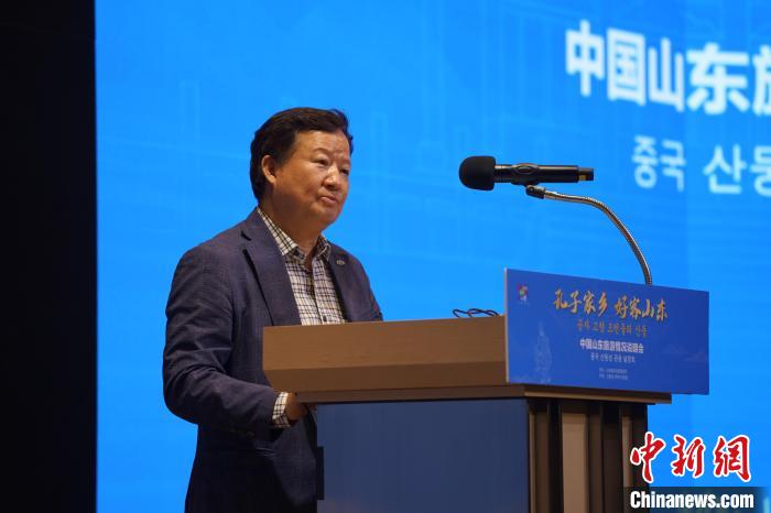韓國(guó)一般旅游業(yè)協(xié)會(huì)副會(huì)長(zhǎng)白承弻致辭?！⑿?攝