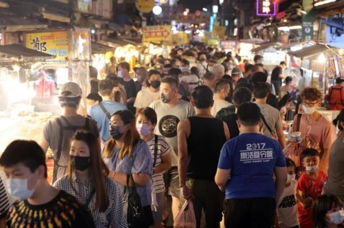 冰粉、雙皮奶、螺螄粉……臺(tái)網(wǎng)友發(fā)帖：臺(tái)灣街頭越來(lái)越多大陸小吃