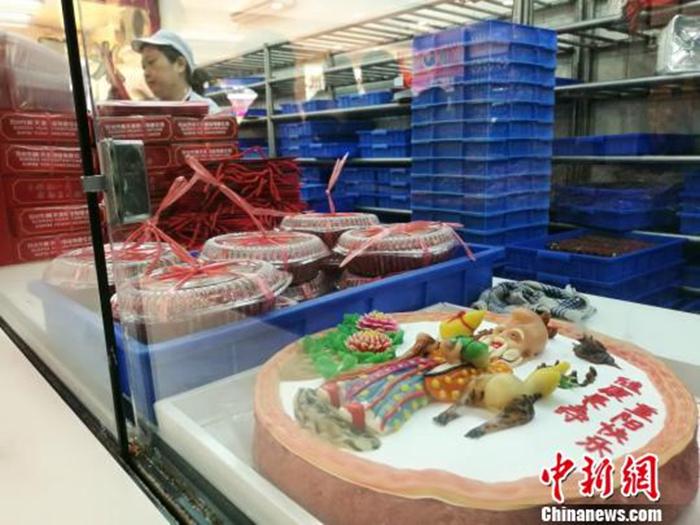 資料圖：等待銷售的重陽糕?！＄娚?攝