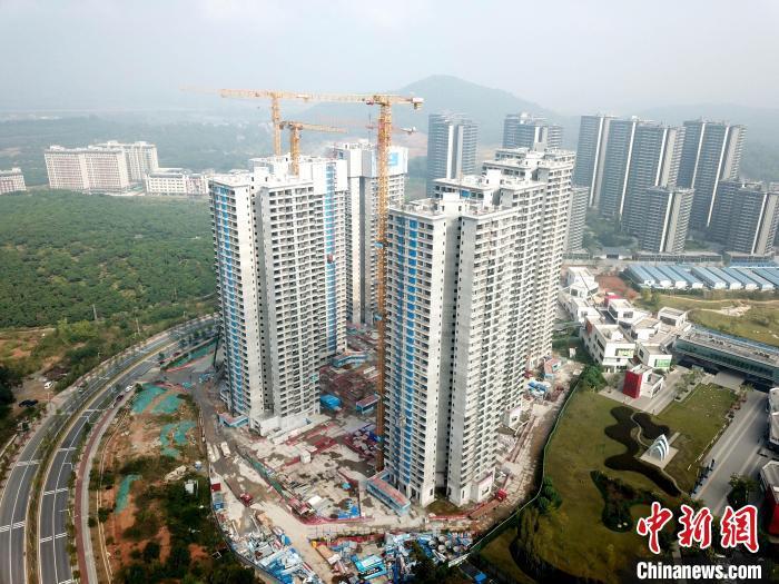 廣州一在建樓盤。 范少鵬 攝
