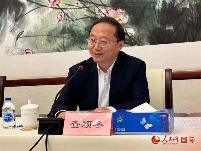 10月31日，蘇州市人民政府副市長查穎冬在第五屆中法文化論壇媒體吹風(fēng)會上講話。（人民網(wǎng) 謝瑩攝）