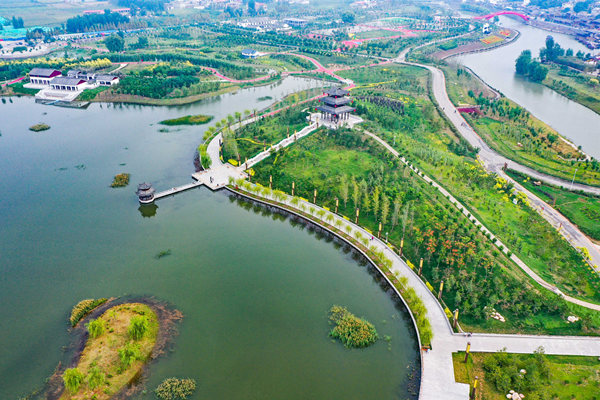 滏陽(yáng)河上游的磁縣如意湖濕地公園。閆洪圖攝