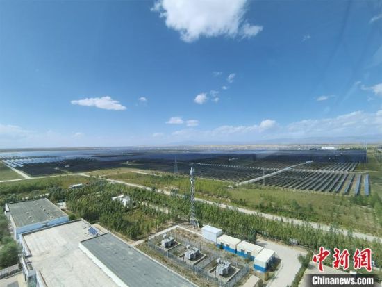 圖為塔拉灘光伏產(chǎn)業(yè)園區(qū)?！∑钤鲚怼z