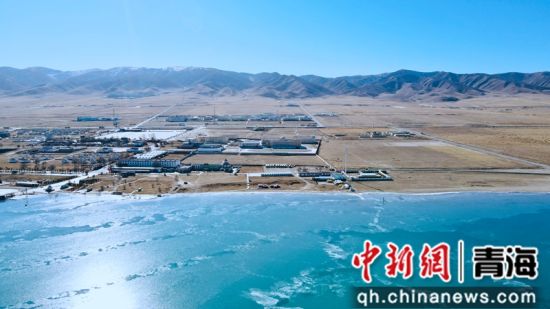 圖為冬日青海湖。李江寧攝