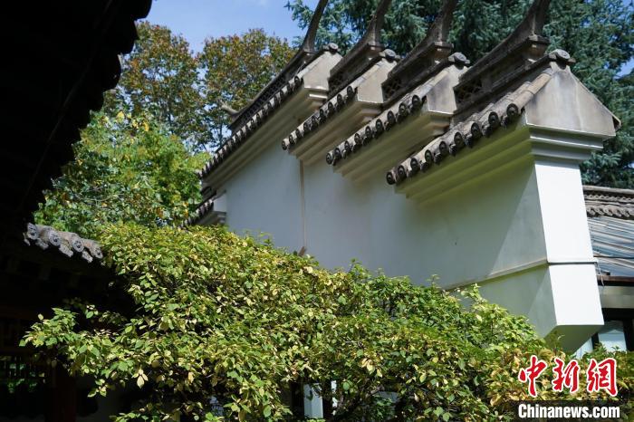 圖為西寧園林植物園內(nèi)的蘇式風(fēng)格建筑?！●R銘言 攝