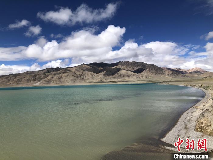西藏阿里的高原湖泊別若錯(cuò)(又稱別若則錯(cuò))海拔約4470米?！?lt;a target='_blank' href='/'><p  align=