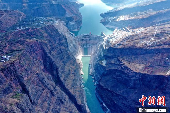 圖為白鶴灘水電站大壩全景圖。　水電四局供圖