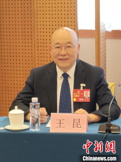 圖為全國政協(xié)委員，農(nóng)工黨青海省委會(huì)主委王昆?！∈茉L者供圖