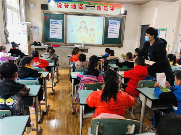 圖片默認標(biāo)題_fororder_4、恢復(fù)上課的學(xué)生們-攝影-左斌