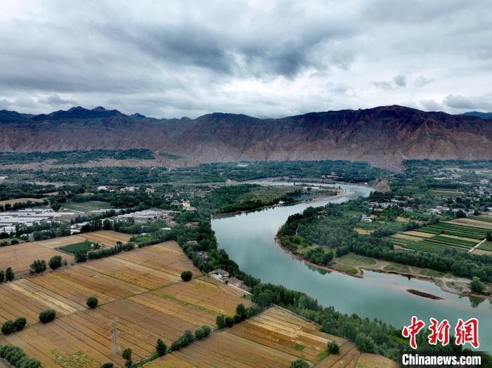 圖為黃河岸畔景色。(資料圖) 李玉峰 攝