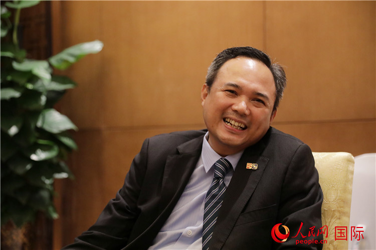馬來(lái)西亞駐南寧總領(lǐng)事館總領(lǐng)事阿哈默·法蒂爾·伊斯邁爾在2024中國(guó)-東盟教育交流周期間接受人民網(wǎng)專(zhuān)訪。人民網(wǎng) 王婧攝
