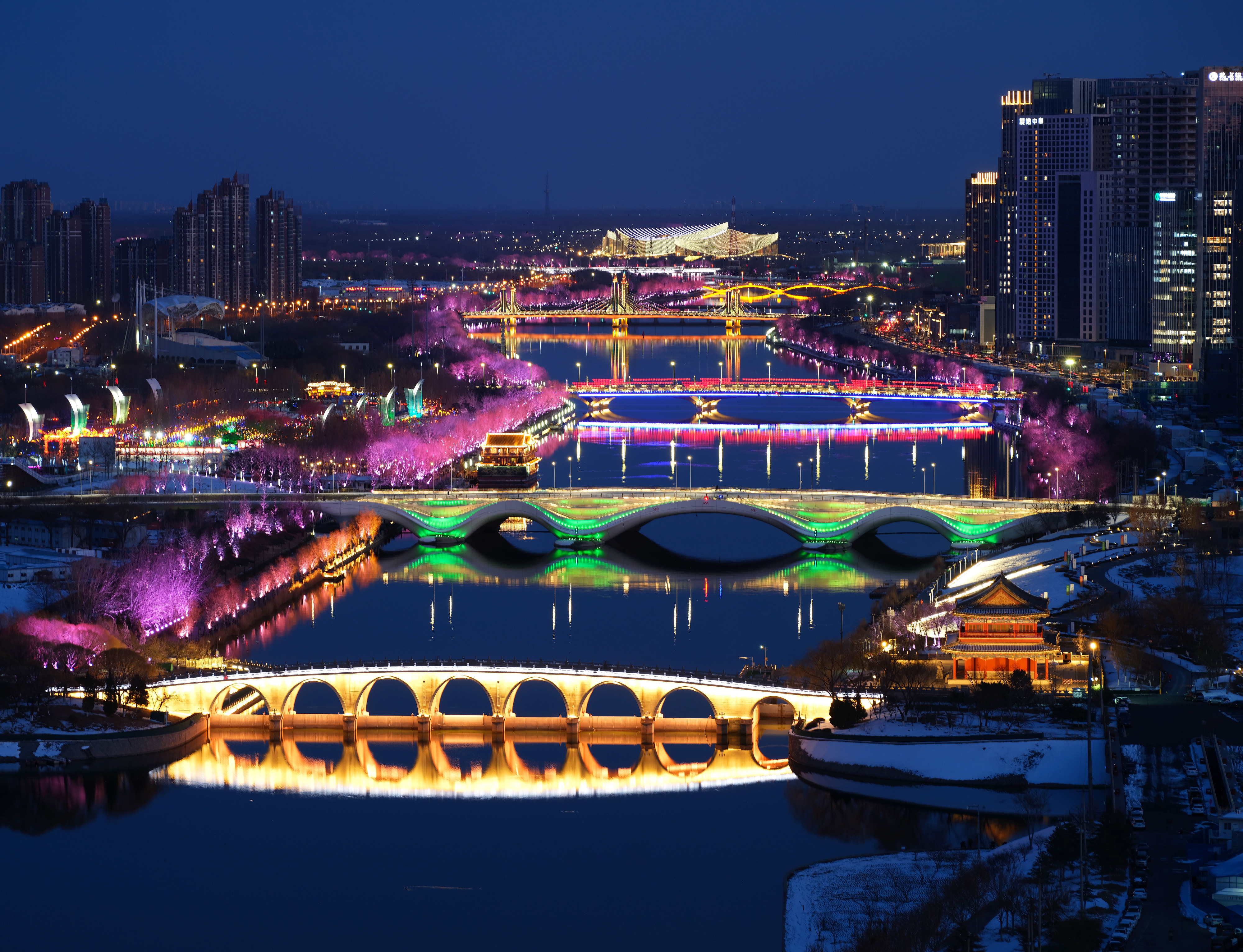 2024年2月22日，京杭大運河北京通州段夜景。