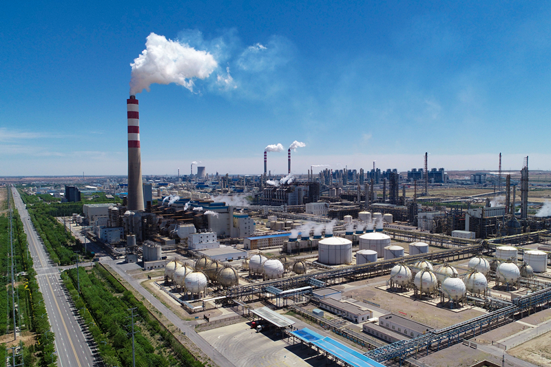 2021年5月16日拍攝的寧夏寧東能源化工基地。