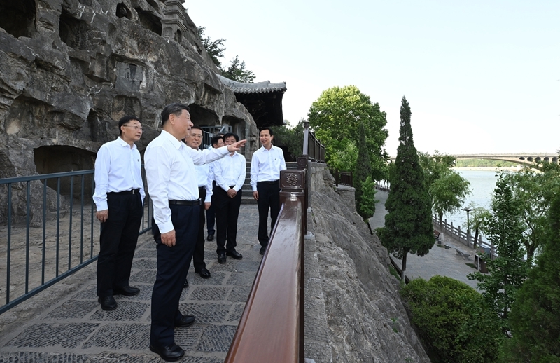 2025年5月19日至20日，中共中央總書記、國家主席、中央軍委主席習(xí)近平在河南考察。這是19日下午，習(xí)近平在洛陽龍門石窟考察。新華社記者 謝環(huán)馳 攝