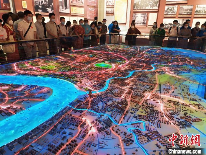 日喀則文化與旅游管理工作者上?！叭〗?jīng)”領(lǐng)悟生態(tài)旅游內(nèi)涵