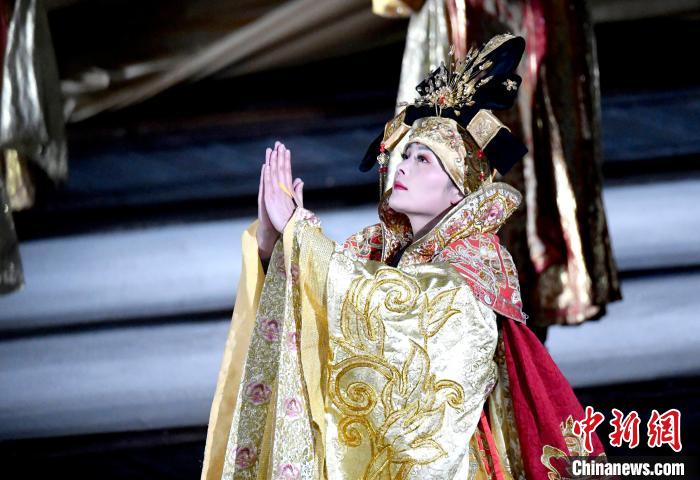 3月17日，西藏拉薩，《文成公主》大型史詩(shī)劇演出現(xiàn)場(chǎng)?！±盍?攝