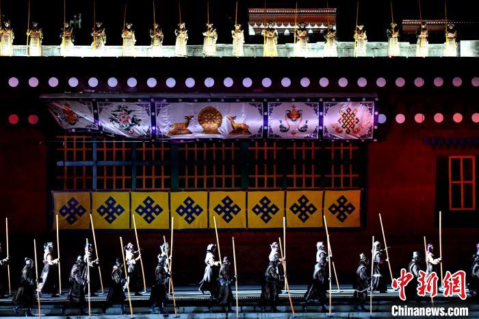 3月17日，西藏拉薩，《文成公主》大型史詩(shī)劇演出現(xiàn)場(chǎng)?！±盍?攝